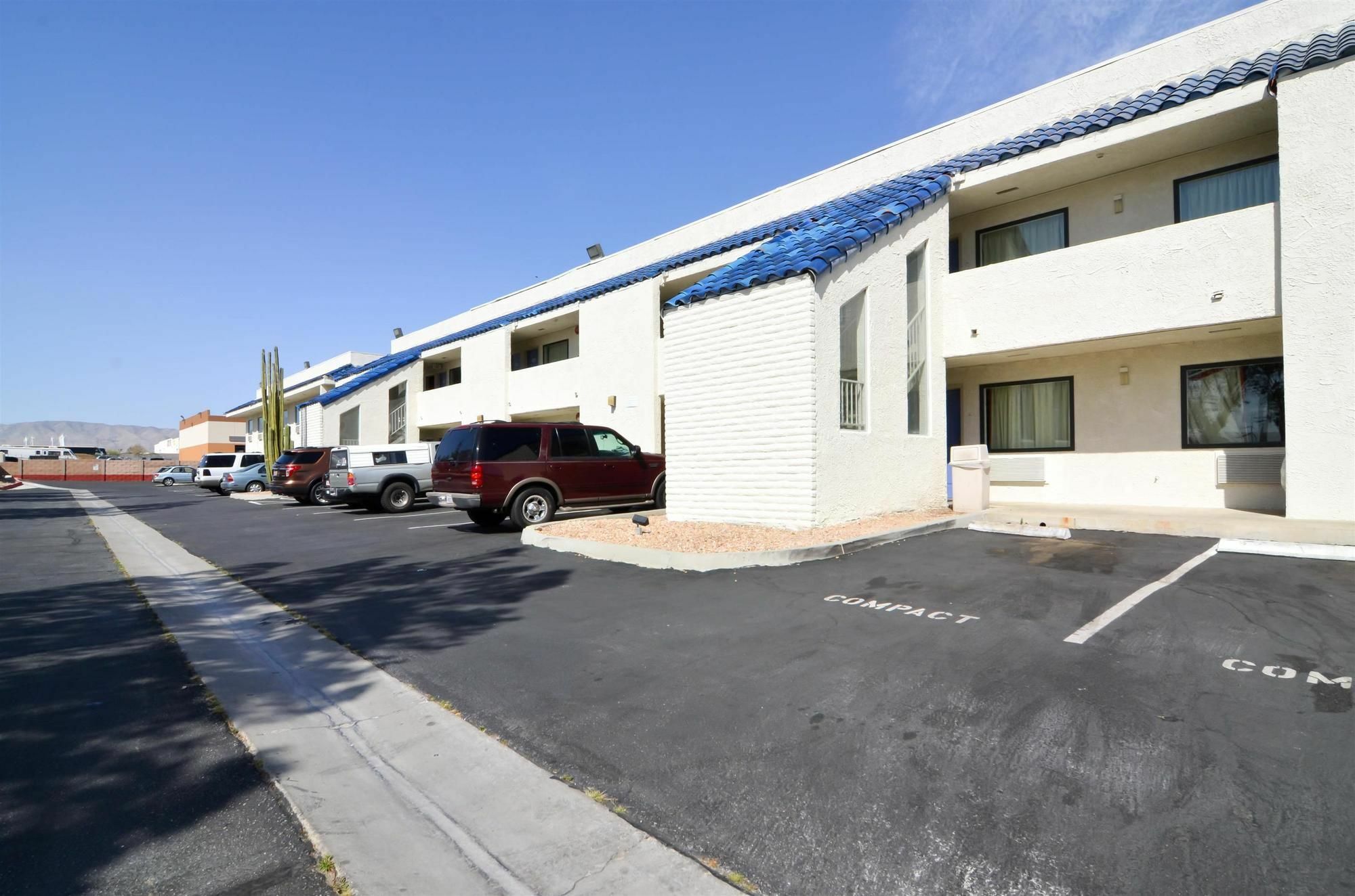 Motel 6-North Palm Springs, Ca - North Εξωτερικό φωτογραφία