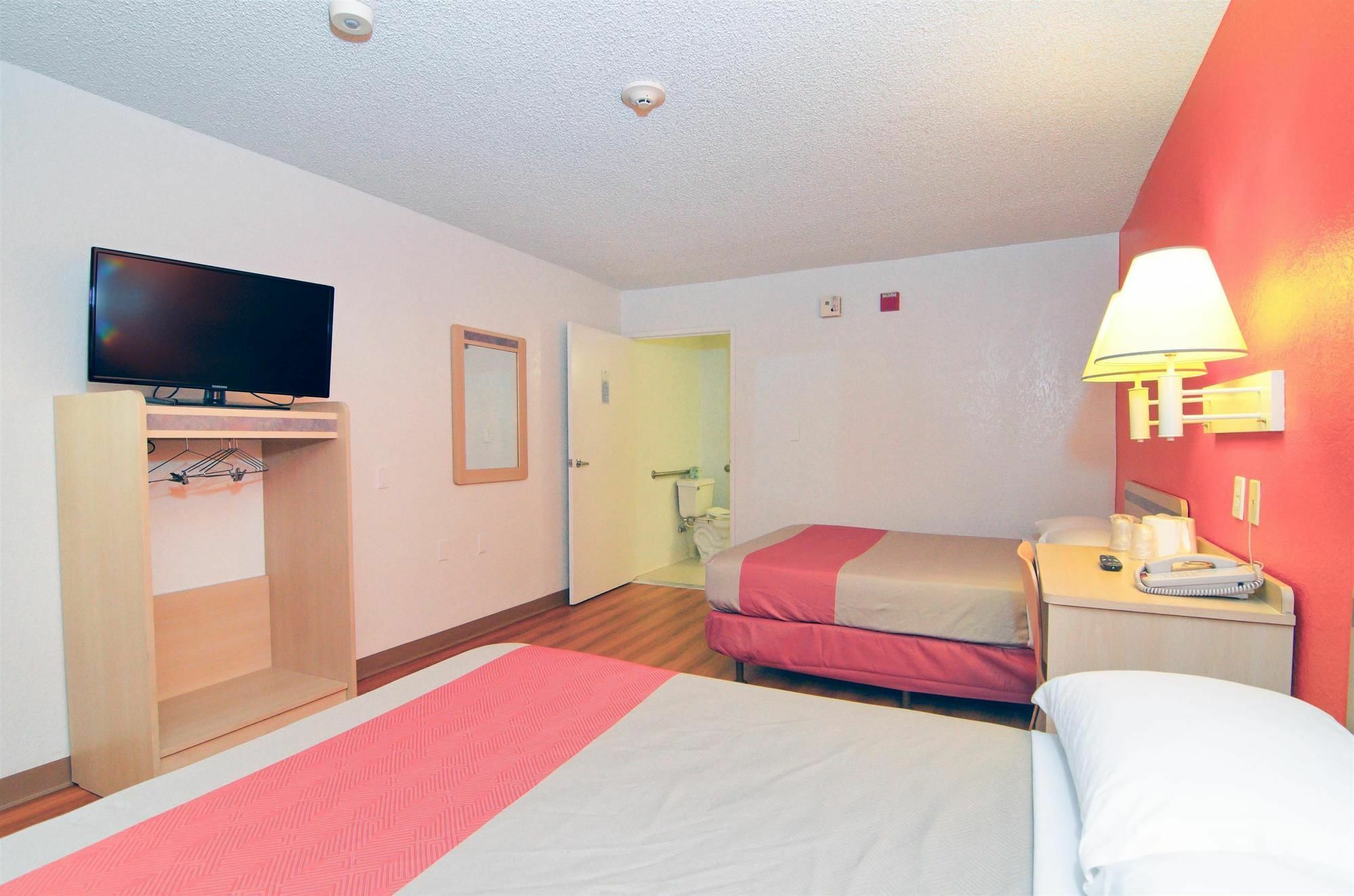 Motel 6-North Palm Springs, Ca - North Εξωτερικό φωτογραφία