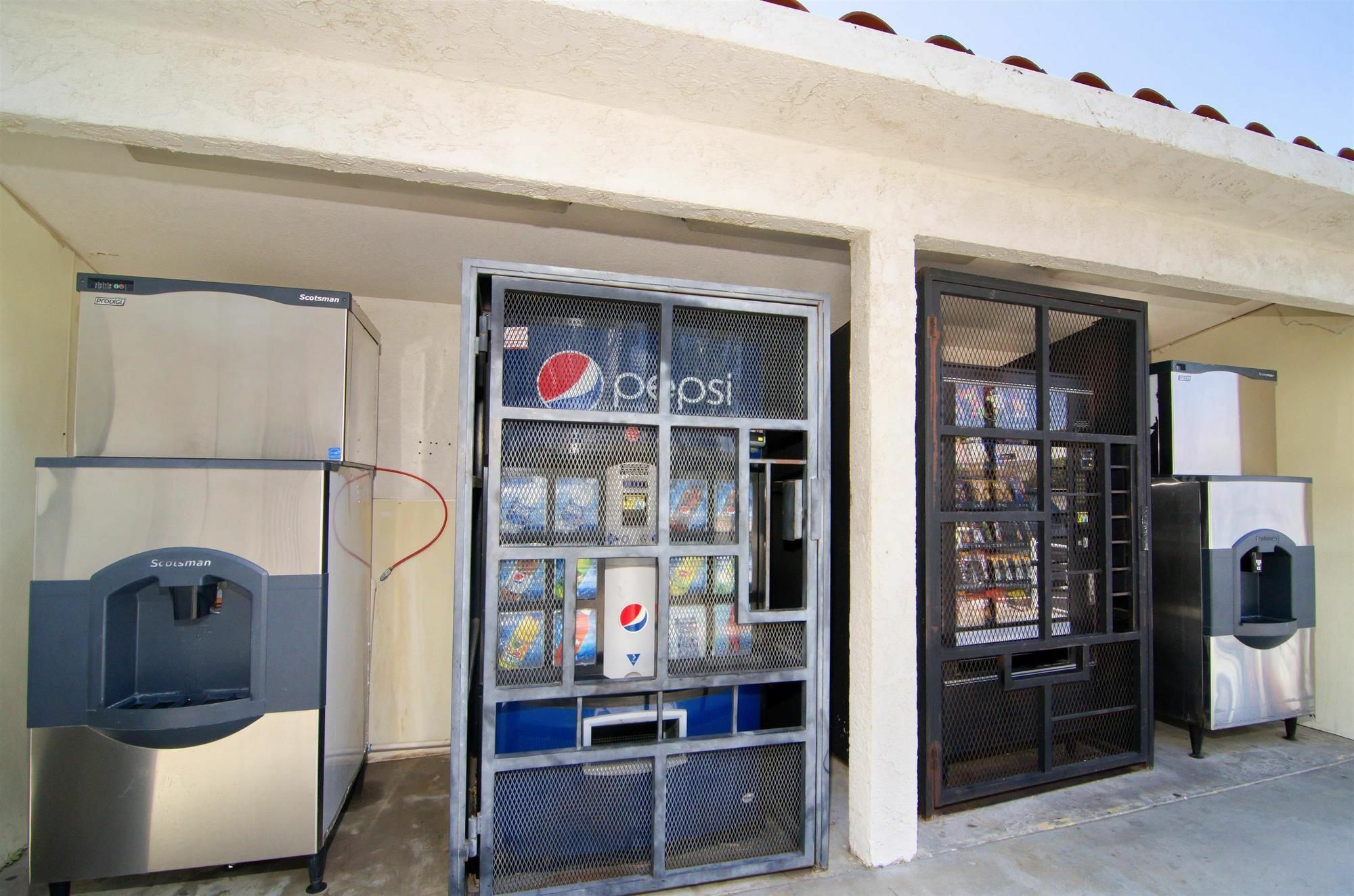 Motel 6-North Palm Springs, Ca - North Εξωτερικό φωτογραφία