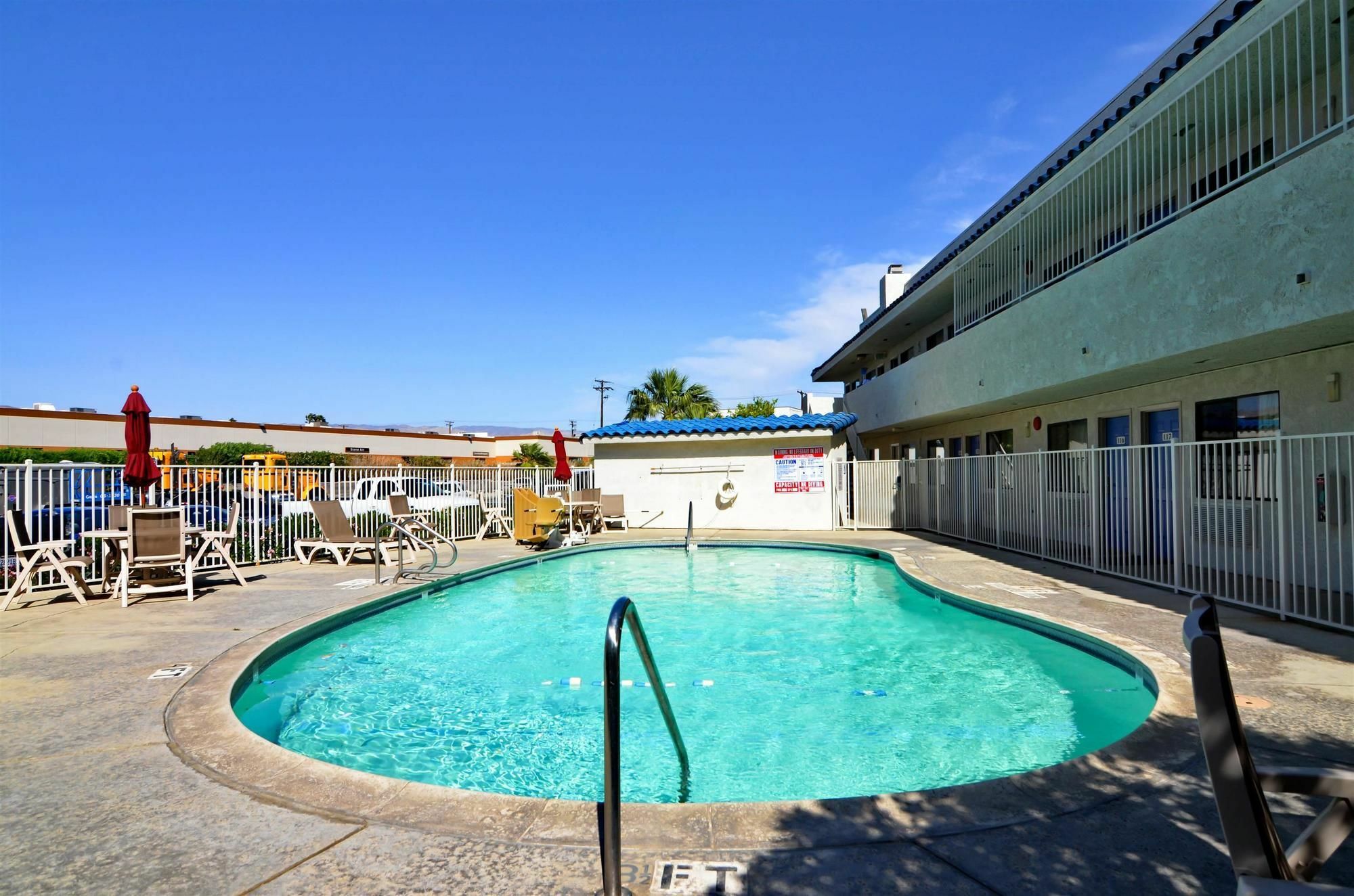 Motel 6-North Palm Springs, Ca - North Εξωτερικό φωτογραφία