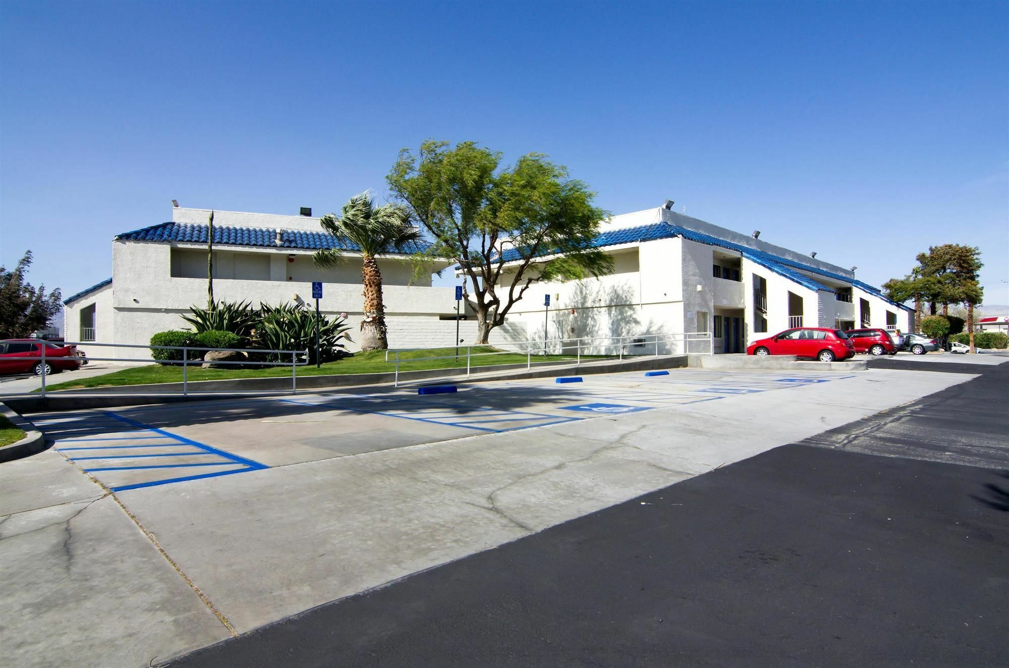 Motel 6-North Palm Springs, Ca - North Εξωτερικό φωτογραφία