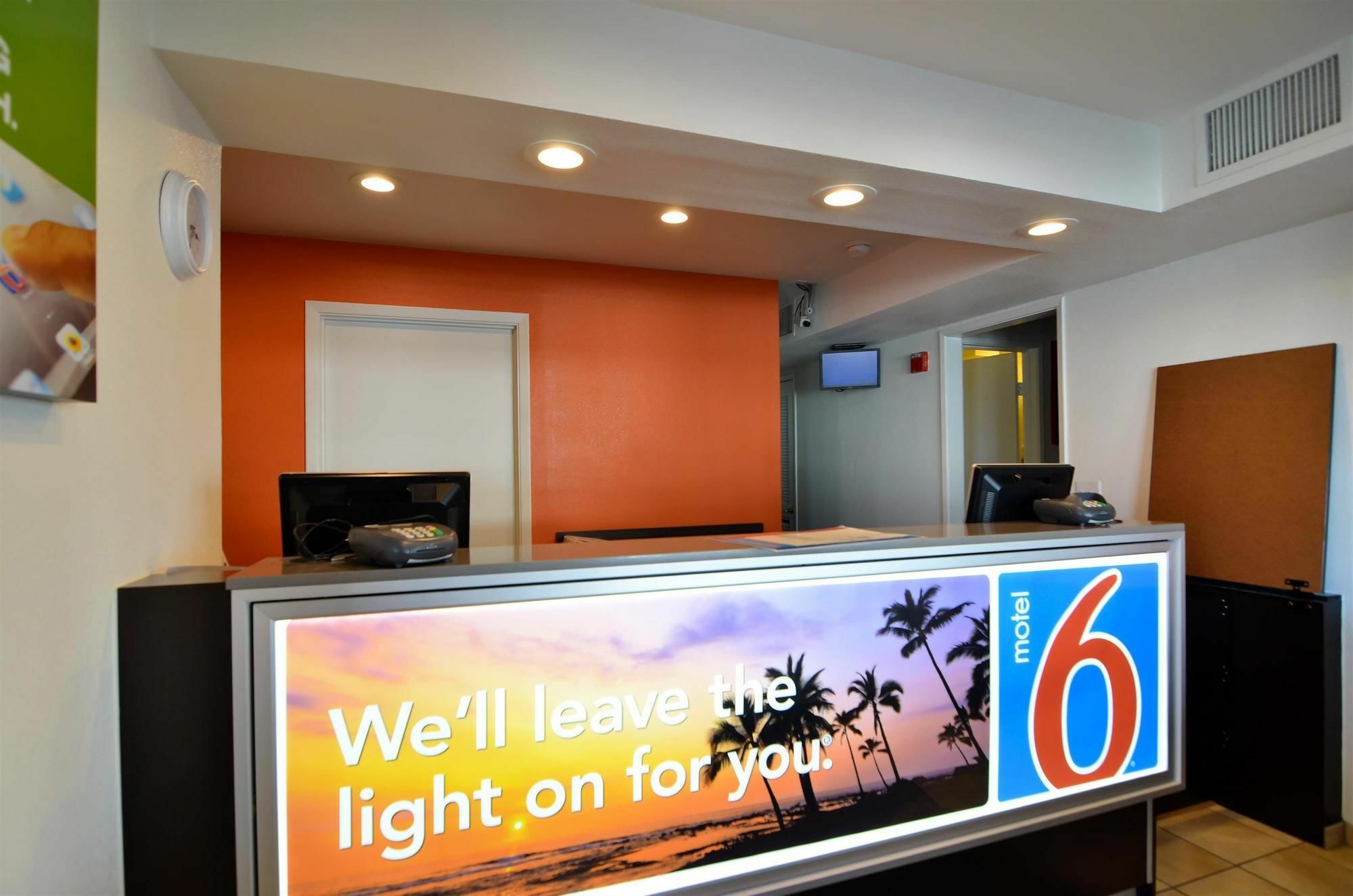 Motel 6-North Palm Springs, Ca - North Εξωτερικό φωτογραφία