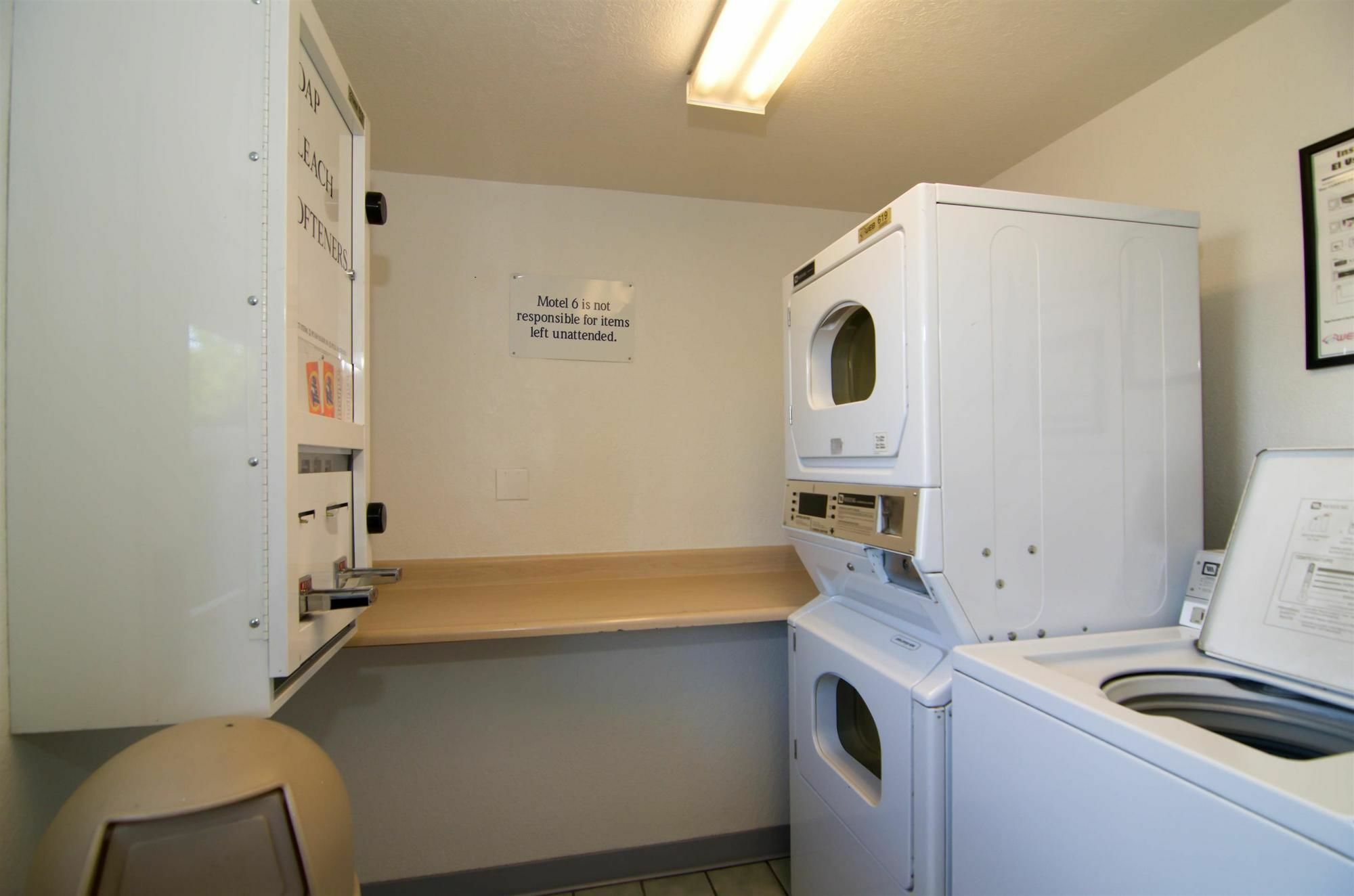 Motel 6-North Palm Springs, Ca - North Εξωτερικό φωτογραφία